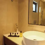 מלון דירות Elivia Boutique 4*